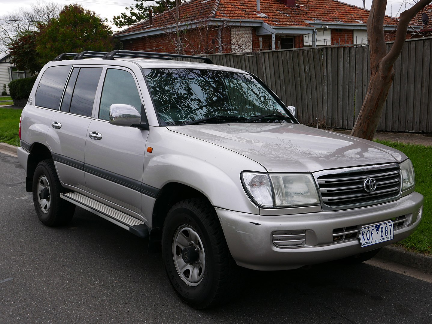 Example of a Land Cruiser J100